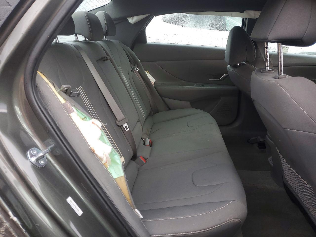 2025 HYUNDAI ELANTRA SEL photo 10