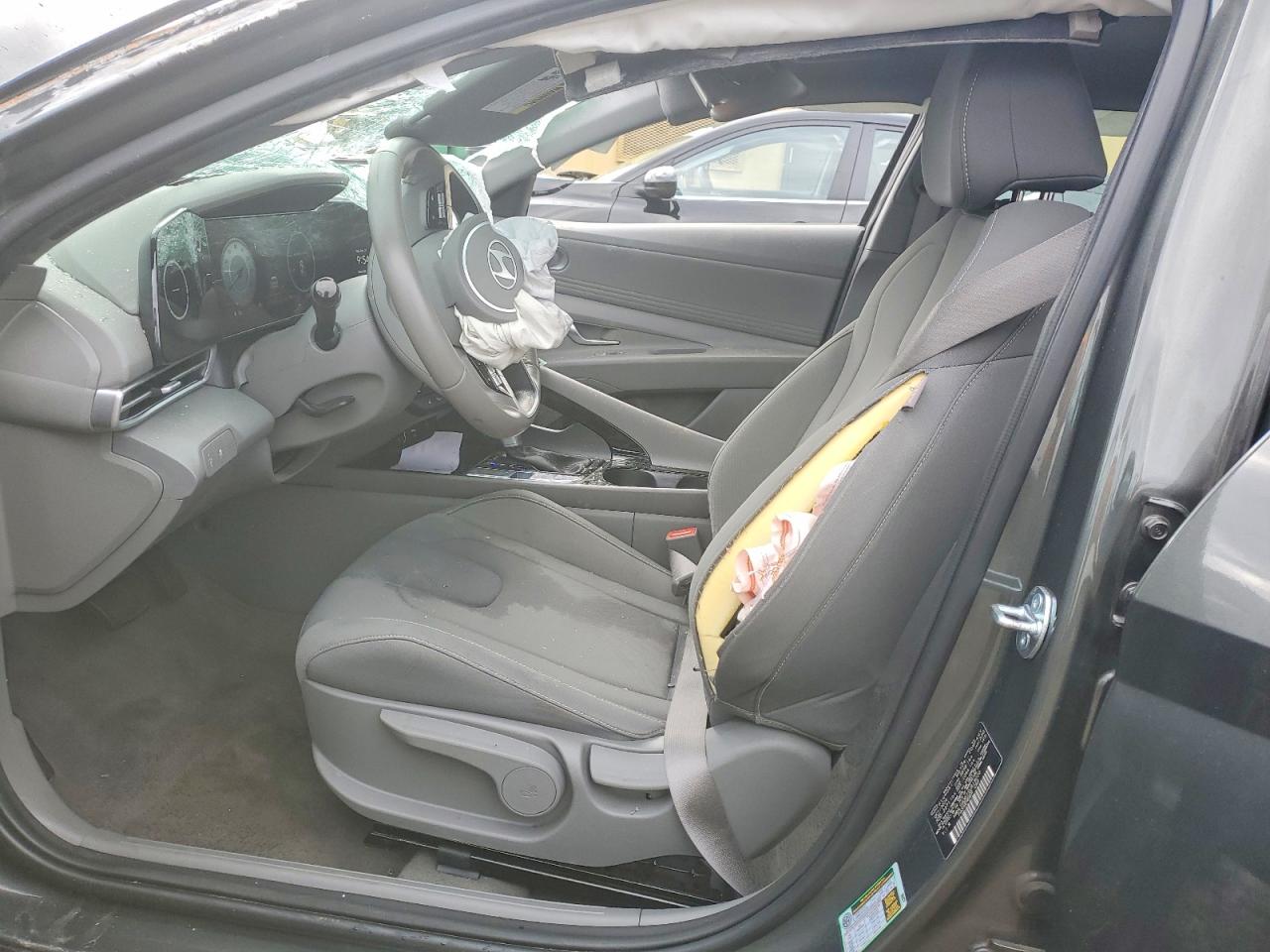 2025 HYUNDAI ELANTRA SEL photo 7