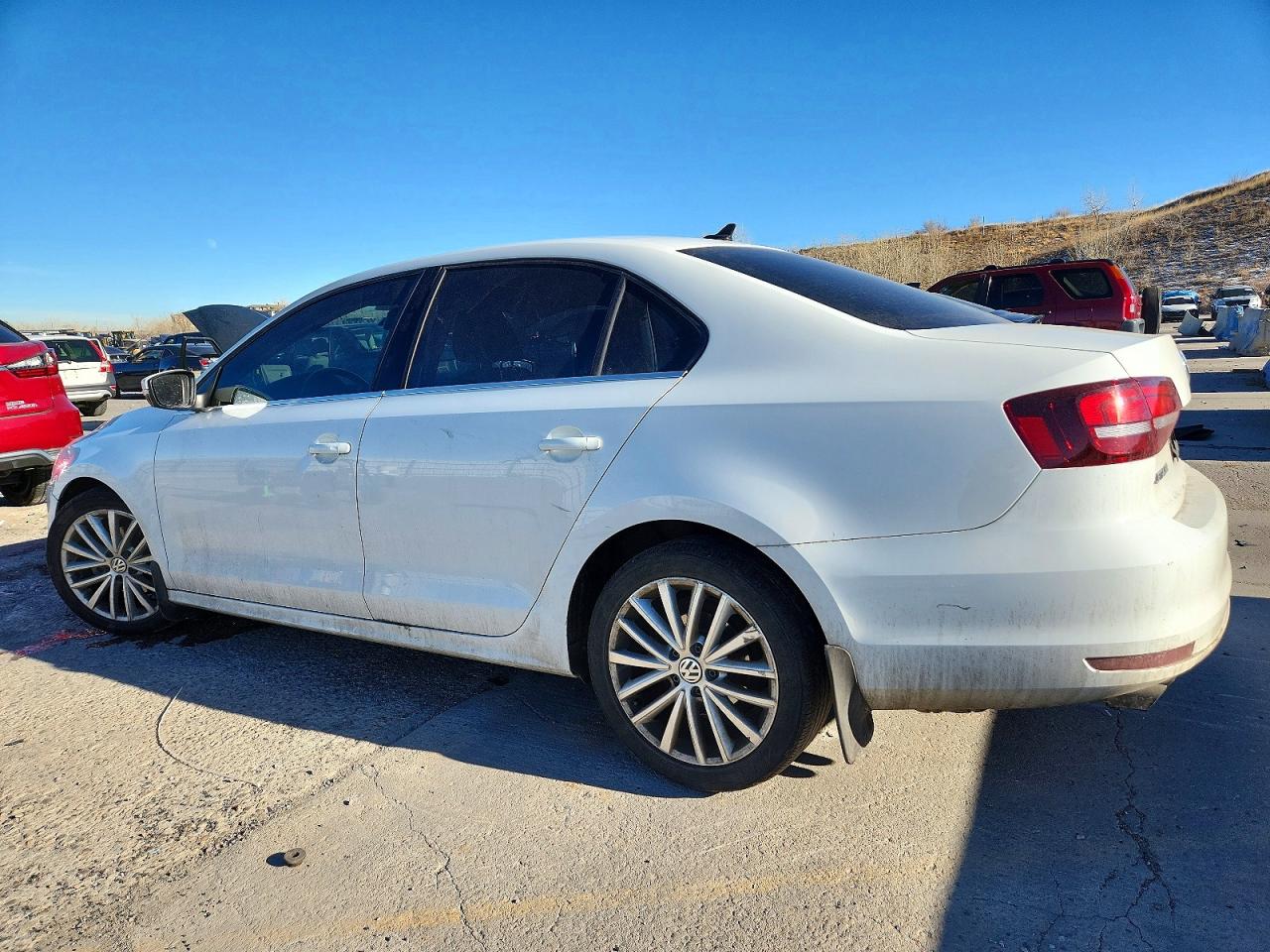 2016 VOLKSWAGEN JETTA photo 2