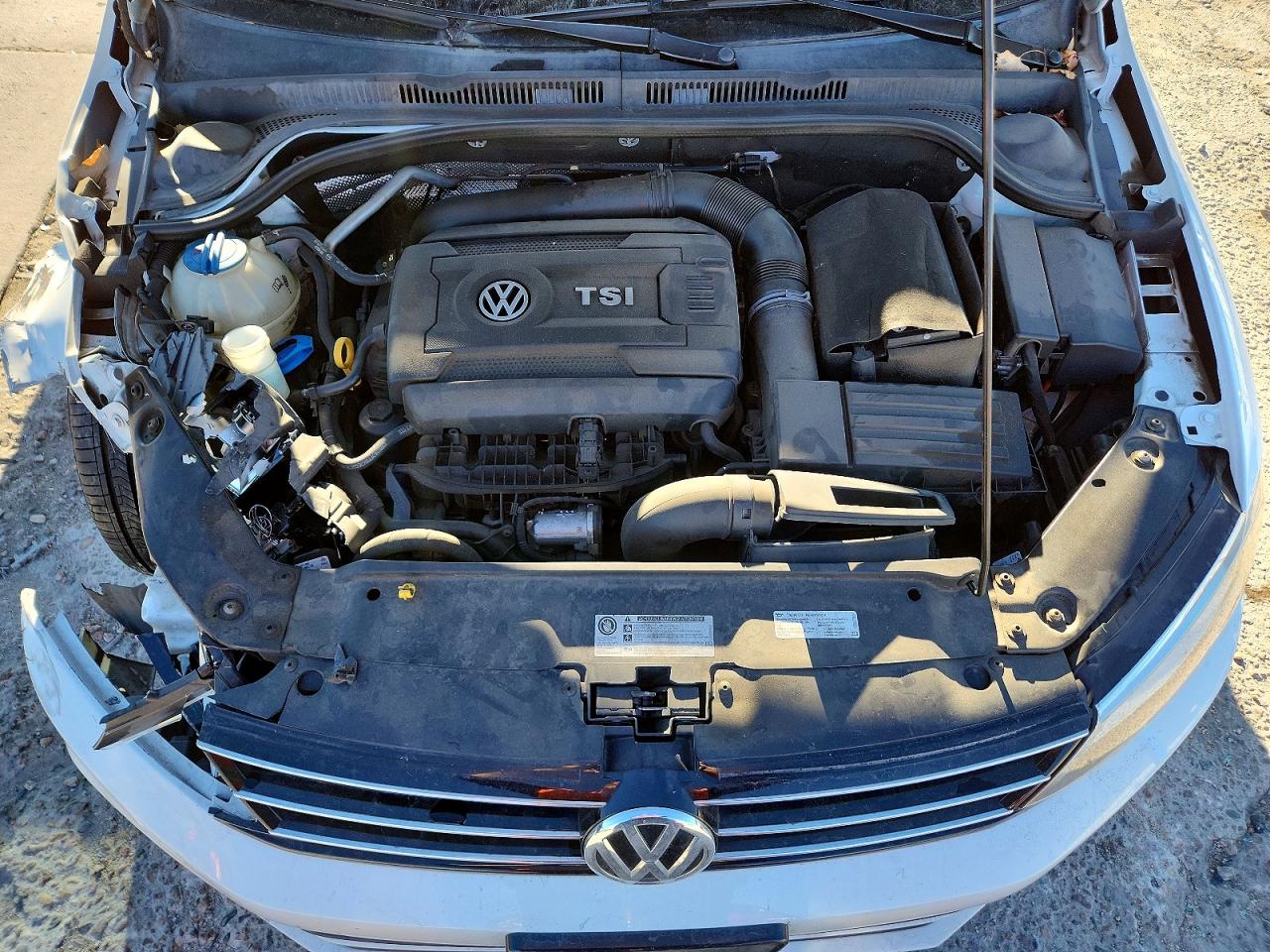 2016 VOLKSWAGEN JETTA photo 11