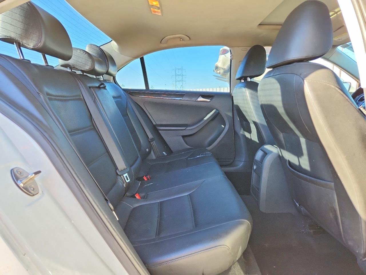 2016 VOLKSWAGEN JETTA photo 10