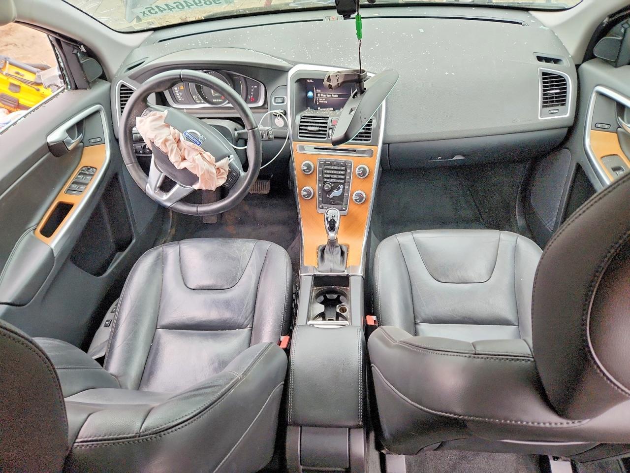 2017 VOLVO XC60 T5 INSCRIPTION photo 8