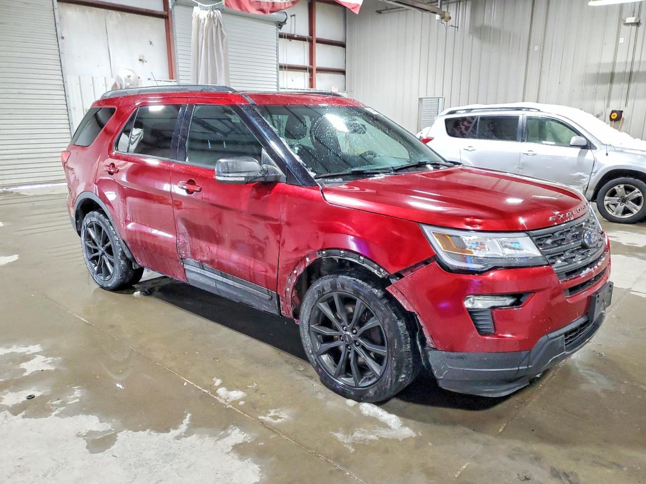 2018 FORD EXPLORER XLT photo 4