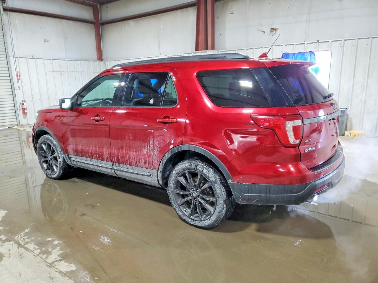 2018 FORD EXPLORER XLT photo 2