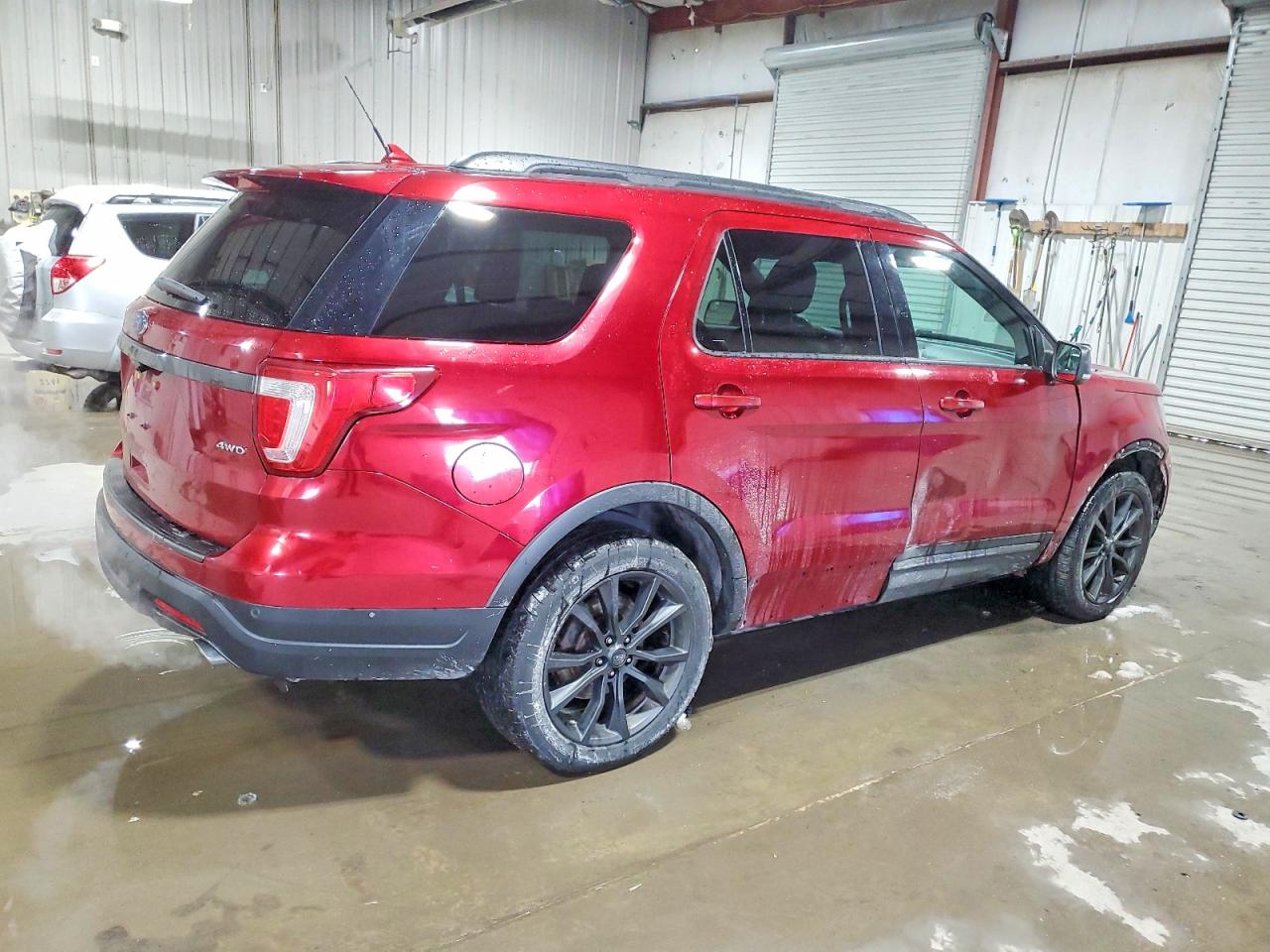 2018 FORD EXPLORER XLT photo 3