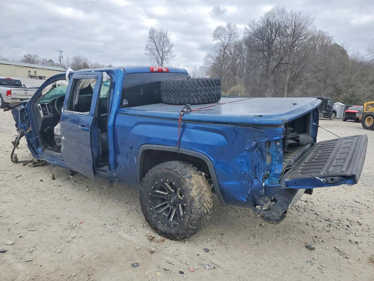 2015 GMC SIERRA K1500 SLE photo 2