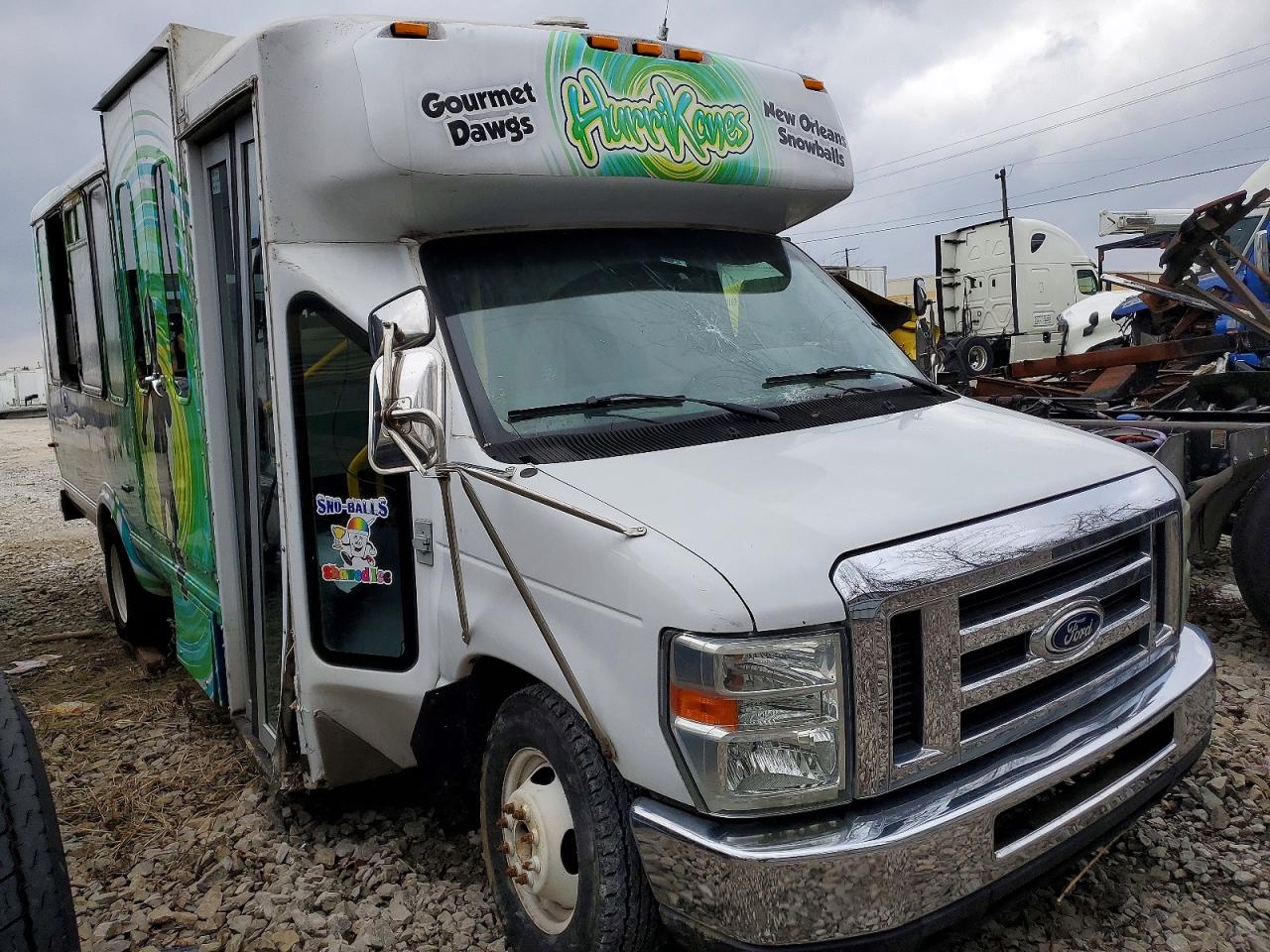 2010 FORD ECONOLINE E450 SUPER DUTY CUTAWAY VAN photo 9