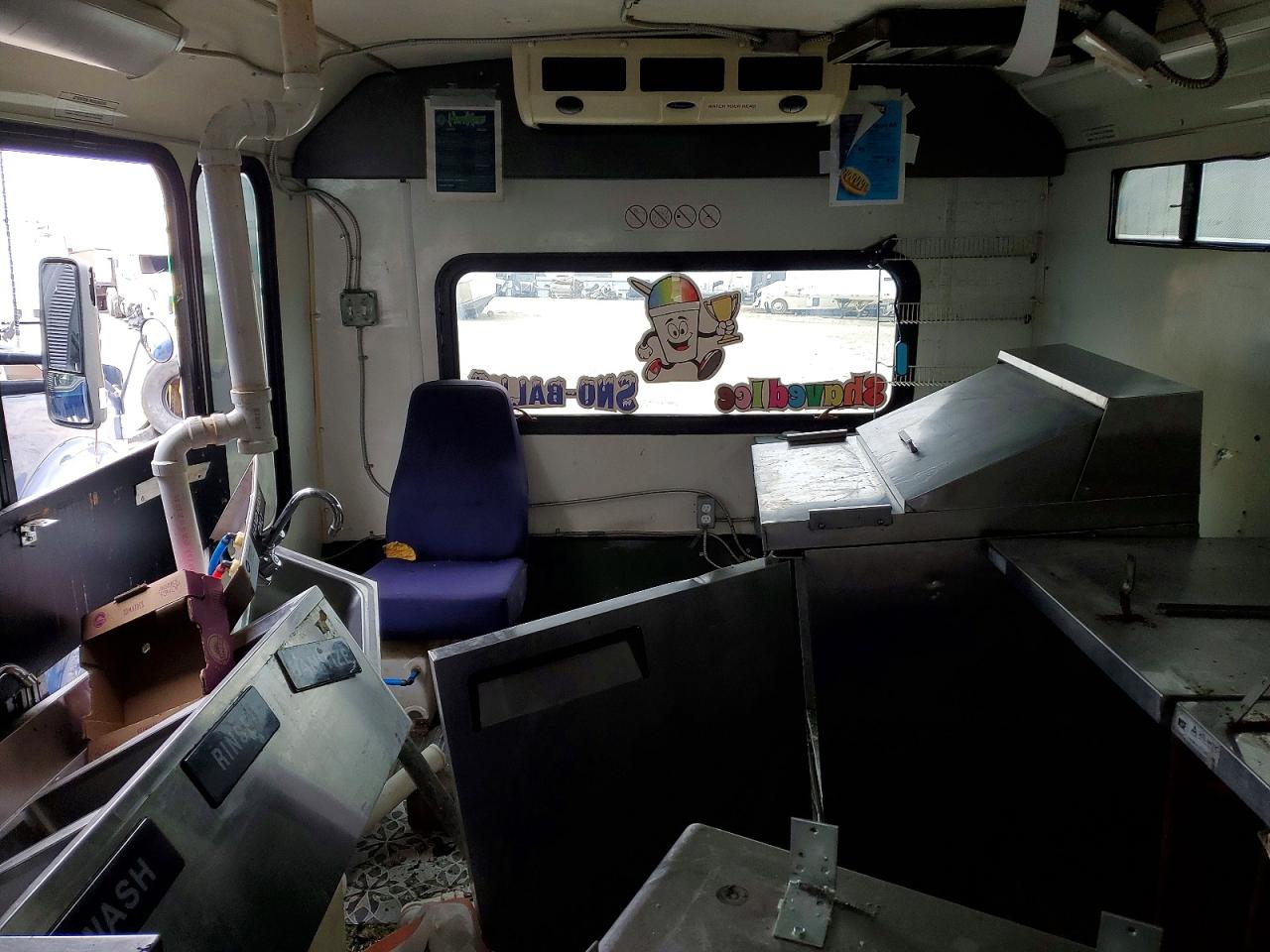 2010 FORD ECONOLINE E450 SUPER DUTY CUTAWAY VAN photo 6
