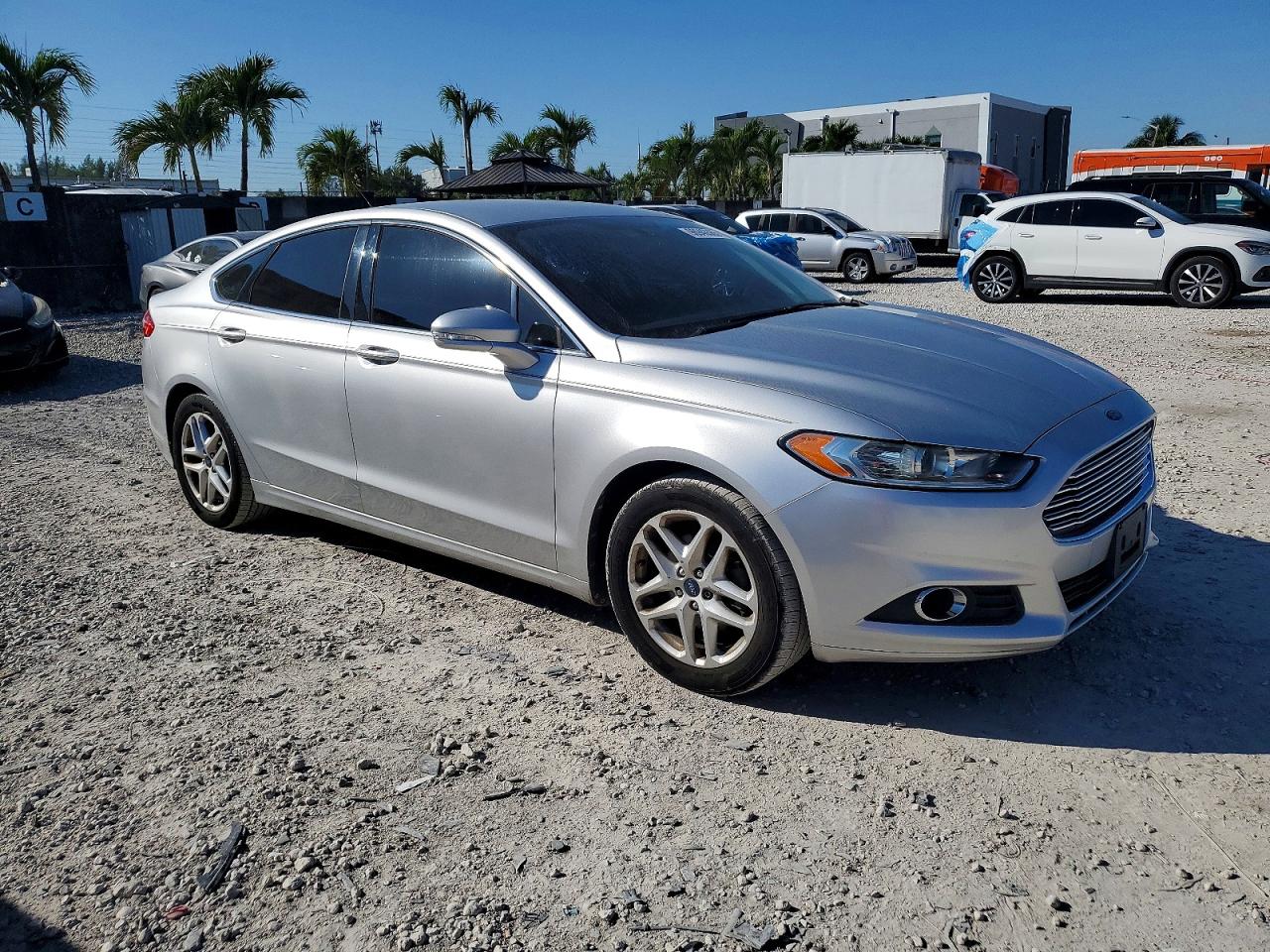 2014 FORD FUSION SE photo 4