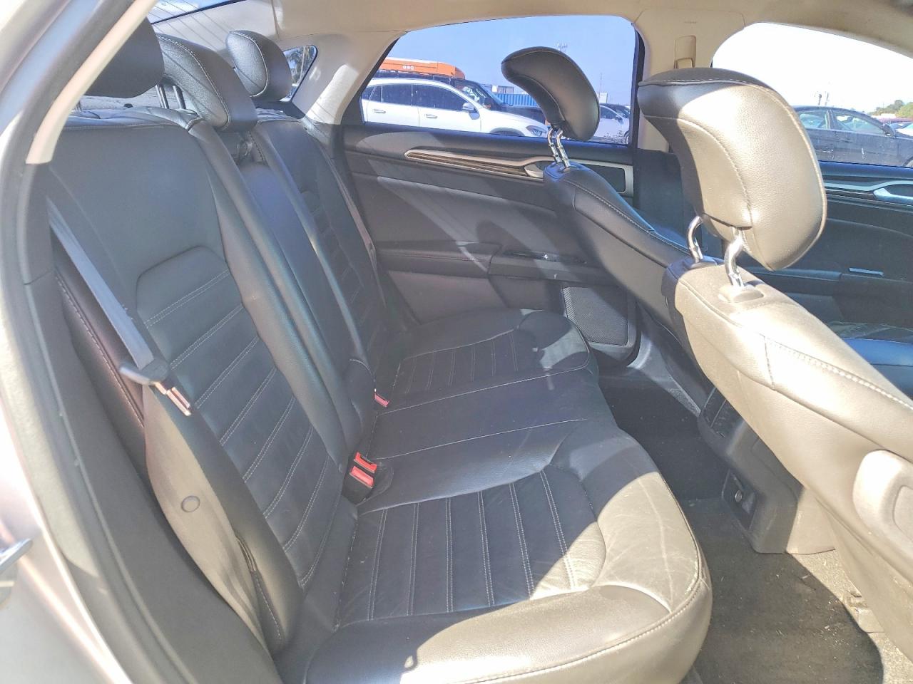 2014 FORD FUSION SE photo 10