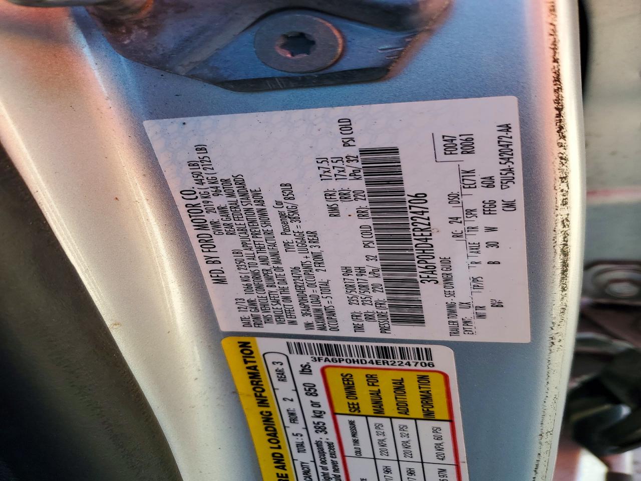 2014 FORD FUSION SE photo 12