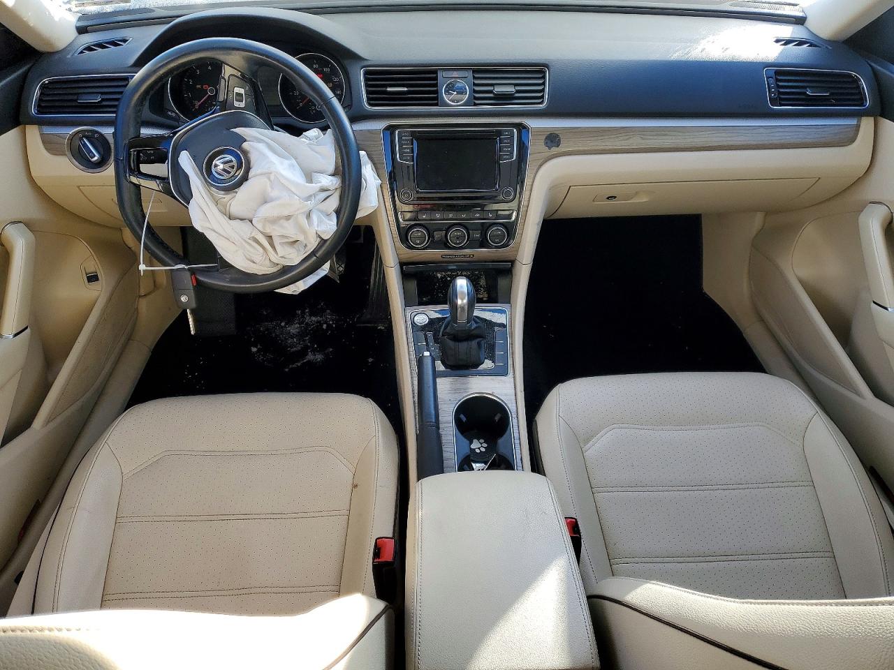 2017 VOLKSWAGEN PASSAT SE photo 22
