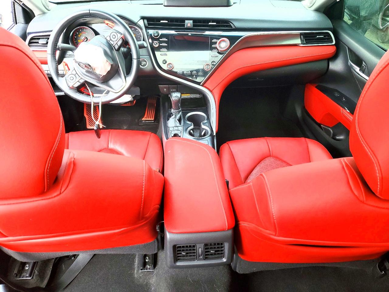 2018 TOYOTA CAMRY XSE photo 8