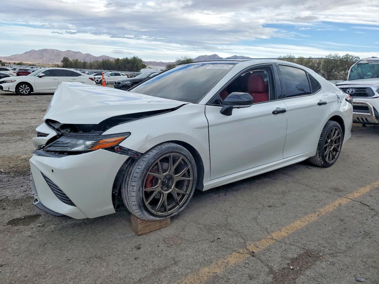 2018 TOYOTA CAMRY