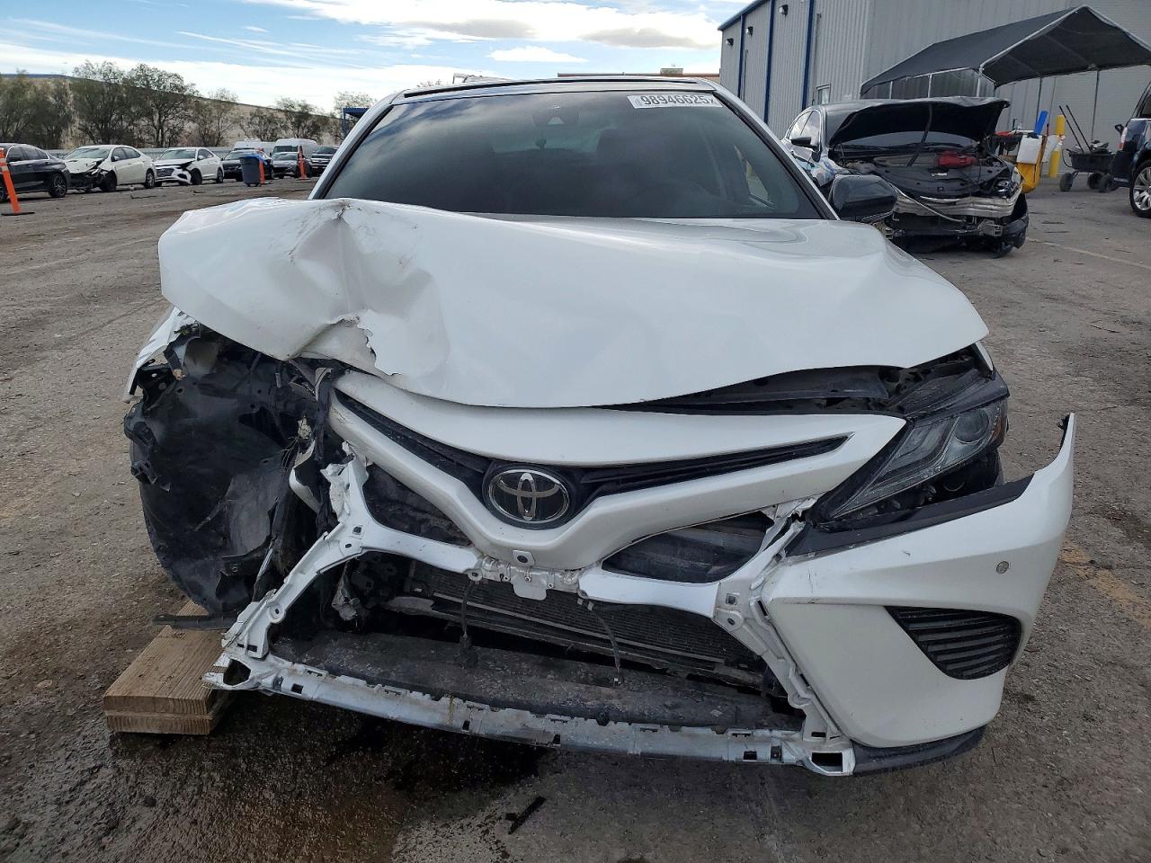 2018 TOYOTA CAMRY XSE photo 5