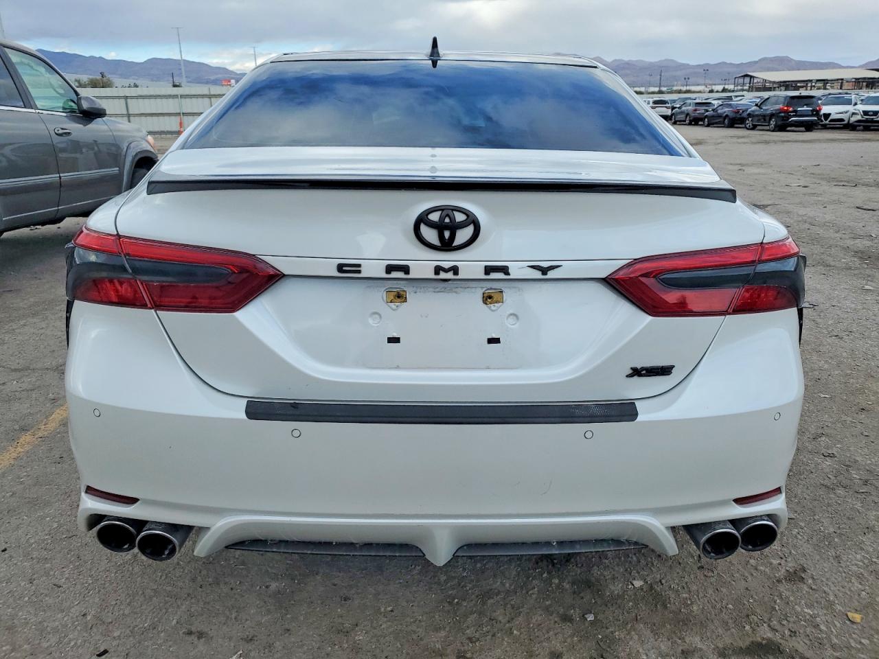 2018 TOYOTA CAMRY XSE photo 6