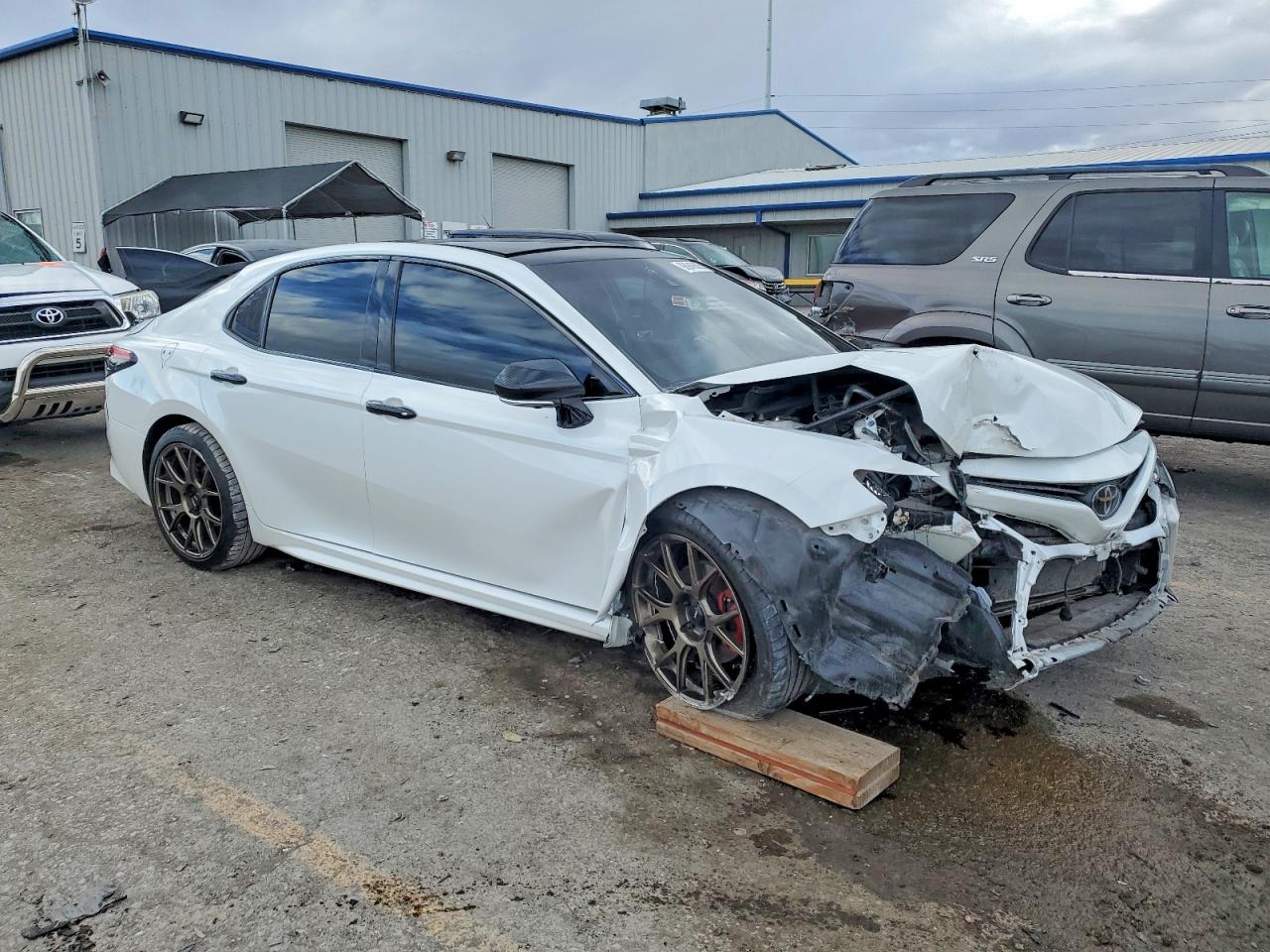 2018 TOYOTA CAMRY XSE photo 4