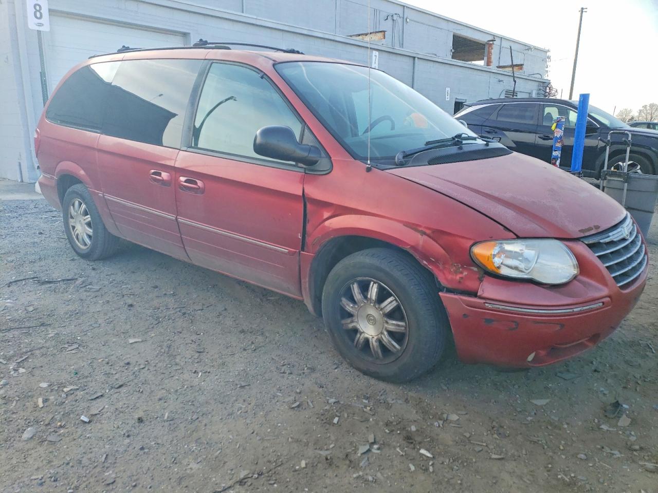 2005 CHRYSLER TOWN & COUNTRY TOURING photo 4