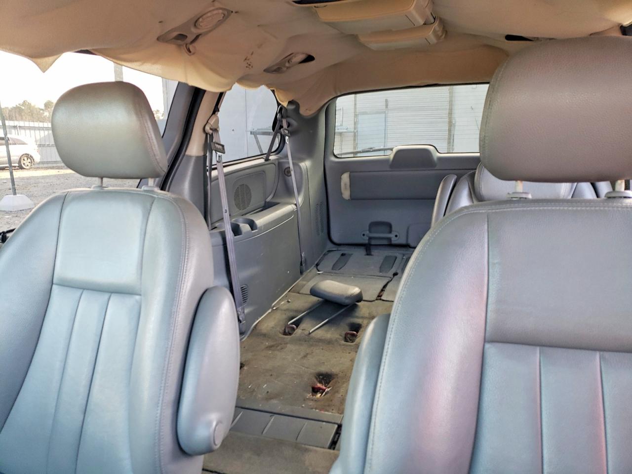 2005 CHRYSLER TOWN & COUNTRY TOURING photo 10
