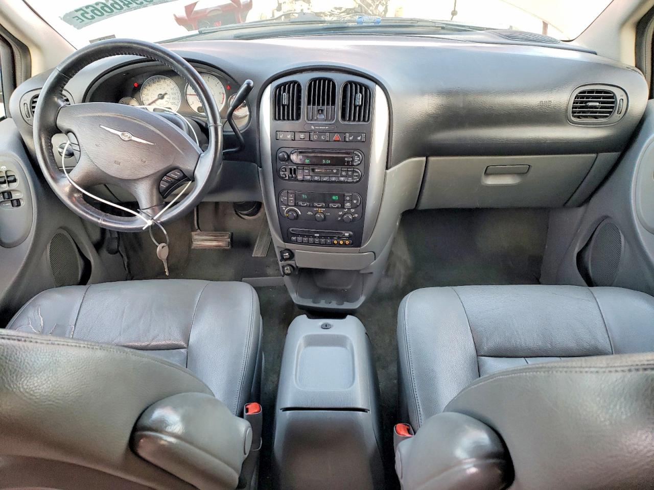 2005 CHRYSLER TOWN & COUNTRY TOURING photo 8