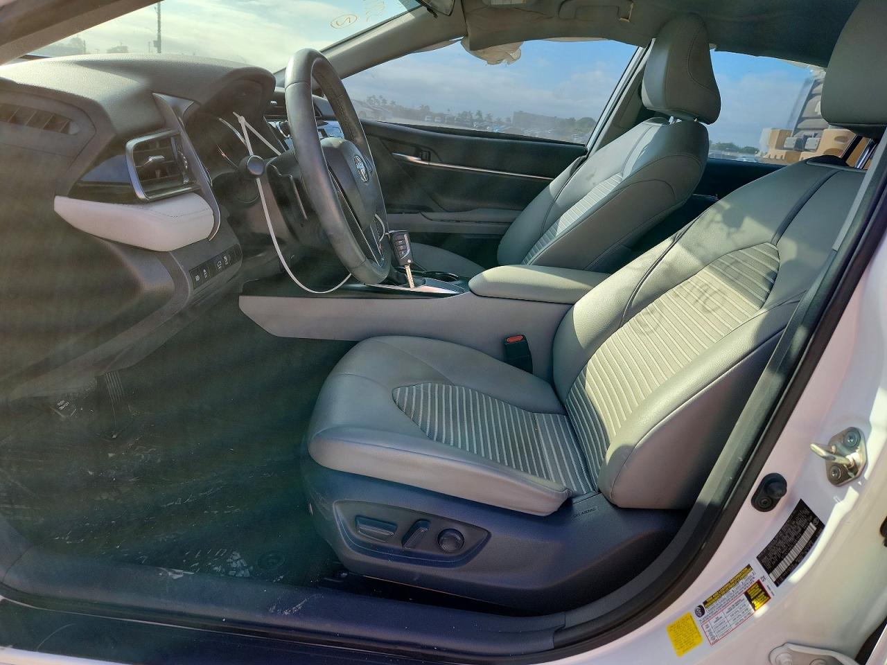 2020 TOYOTA CAMRY SE photo 7
