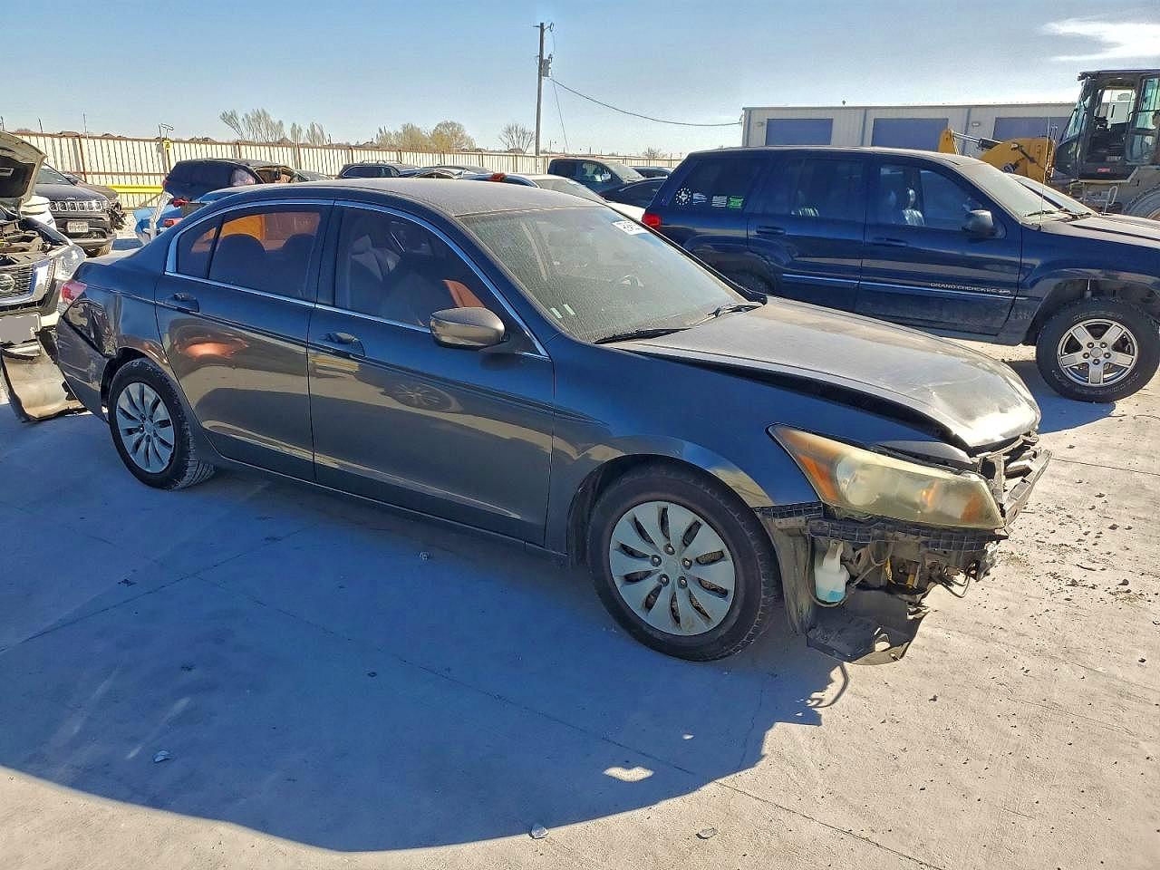 2011 HONDA ACCORD LX photo 4