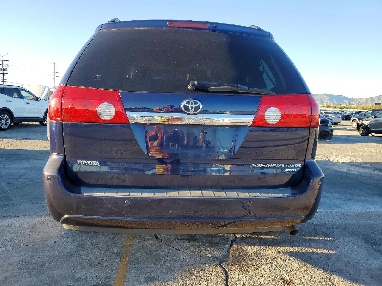 2006 TOYOTA SIENNA XLE photo 6