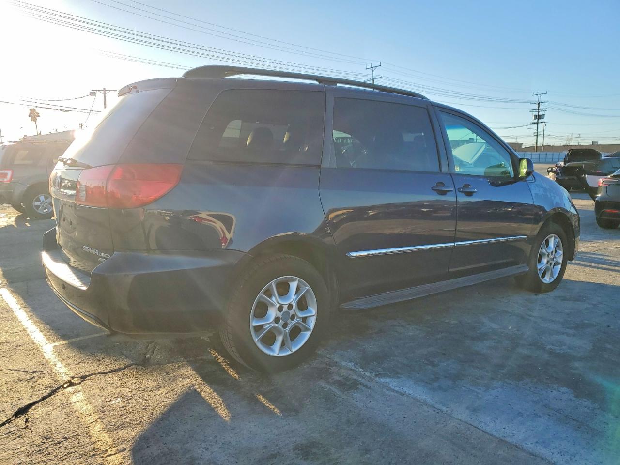 2006 TOYOTA SIENNA XLE photo 3