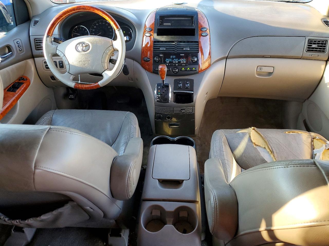 2006 TOYOTA SIENNA XLE photo 8