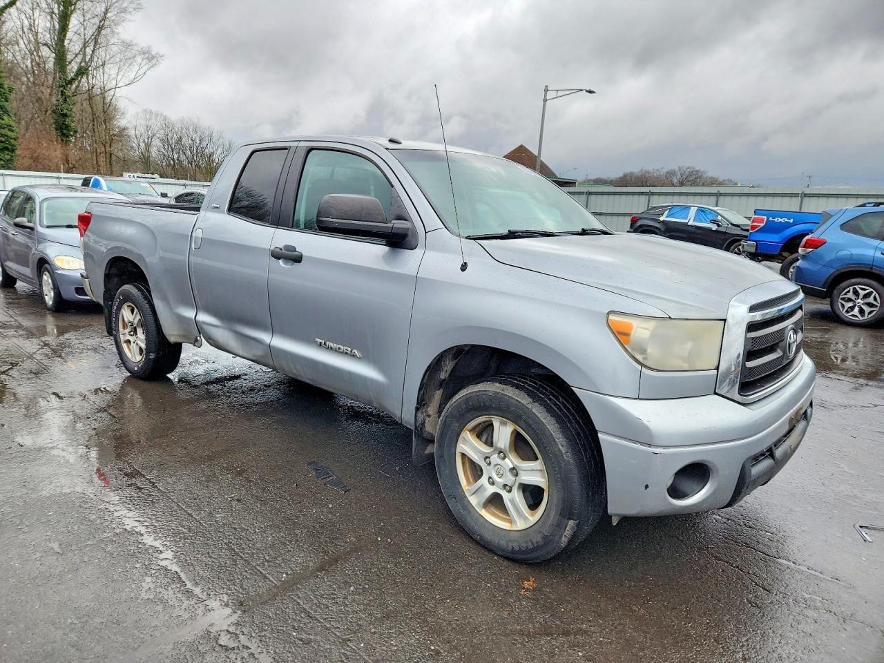 2011 TOYOTA TUNDRA DOUBLE CAB SR5 photo 4
