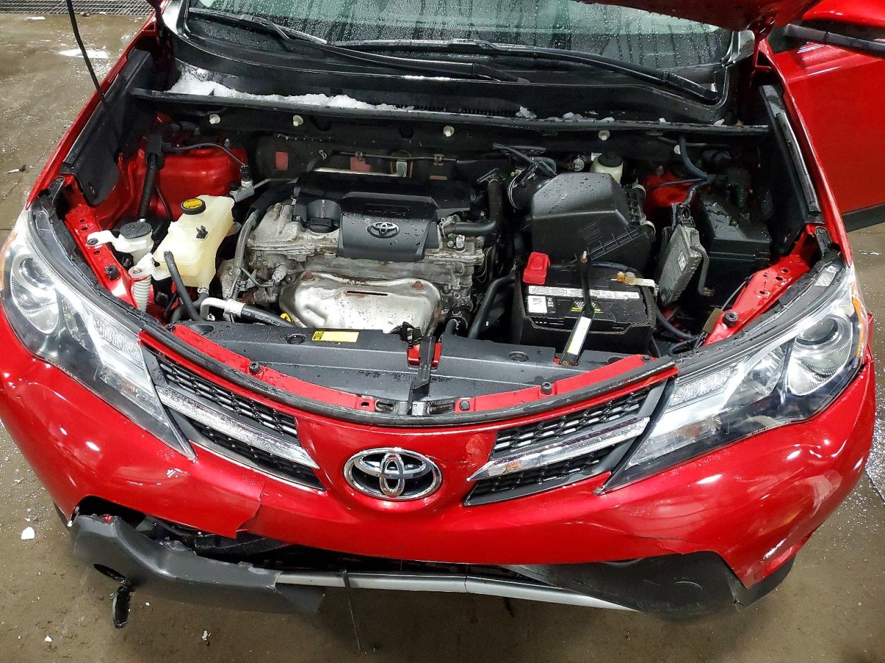 2015 TOYOTA RAV4 XLE photo 12