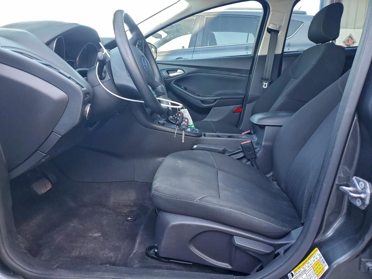 2018 FORD FOCUS SE photo 7