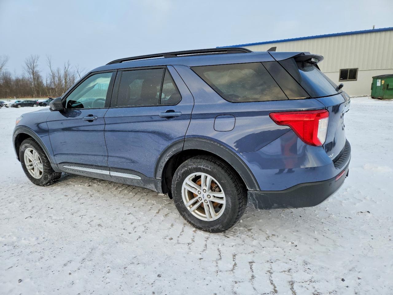 2021 FORD EXPLORER XLT photo 2