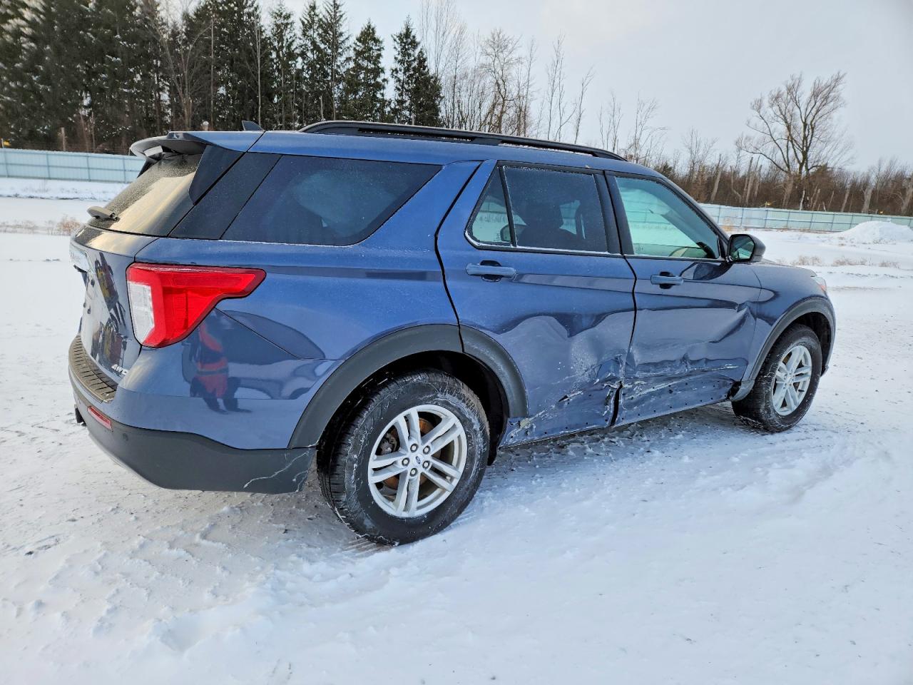2021 FORD EXPLORER XLT photo 3