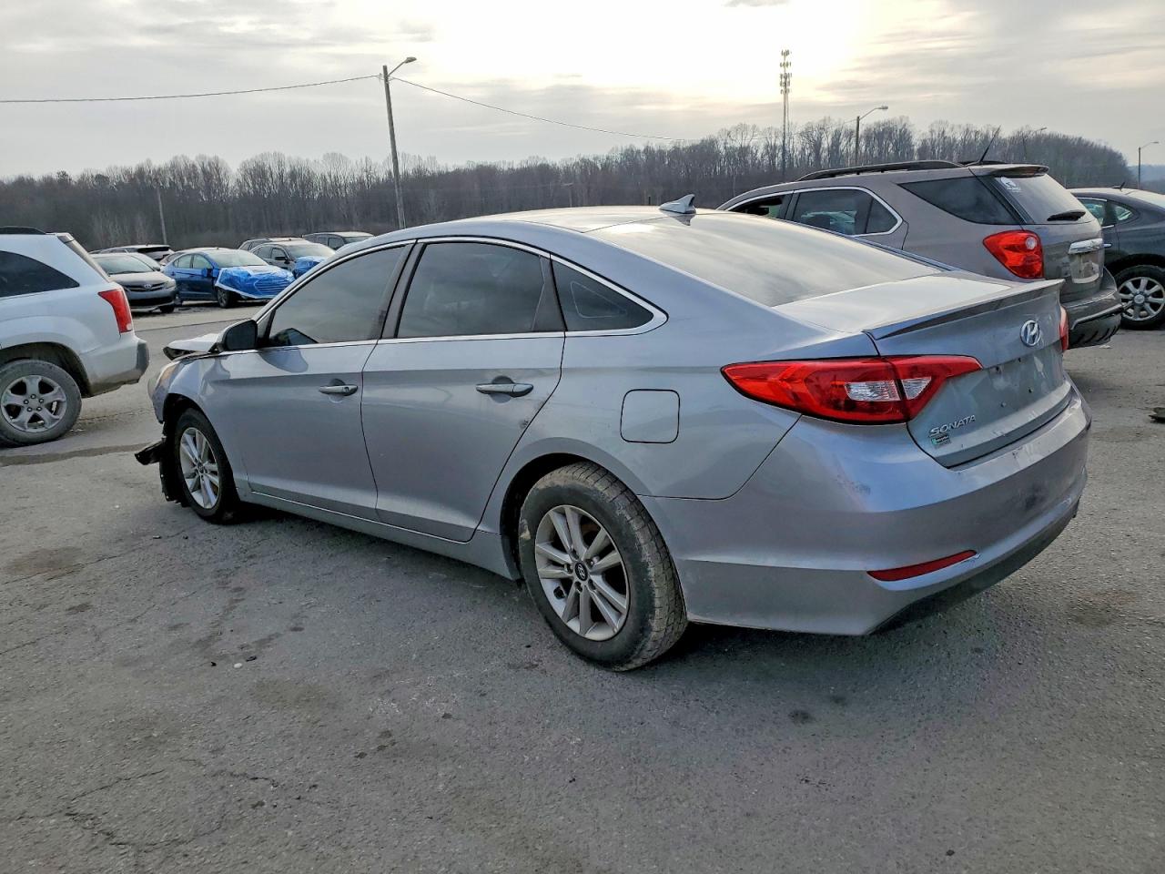2017 HYUNDAI SONATA SE photo 2