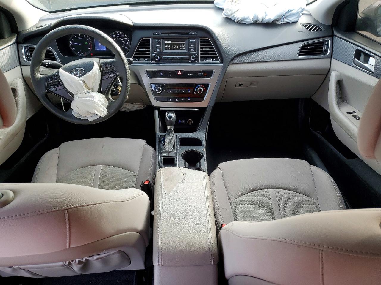 2017 HYUNDAI SONATA SE photo 8