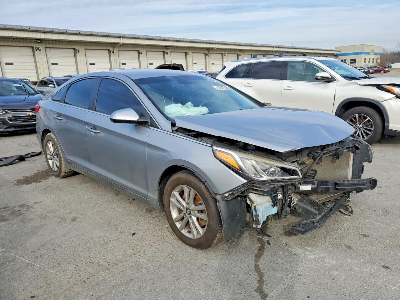 2017 HYUNDAI SONATA SE photo 4