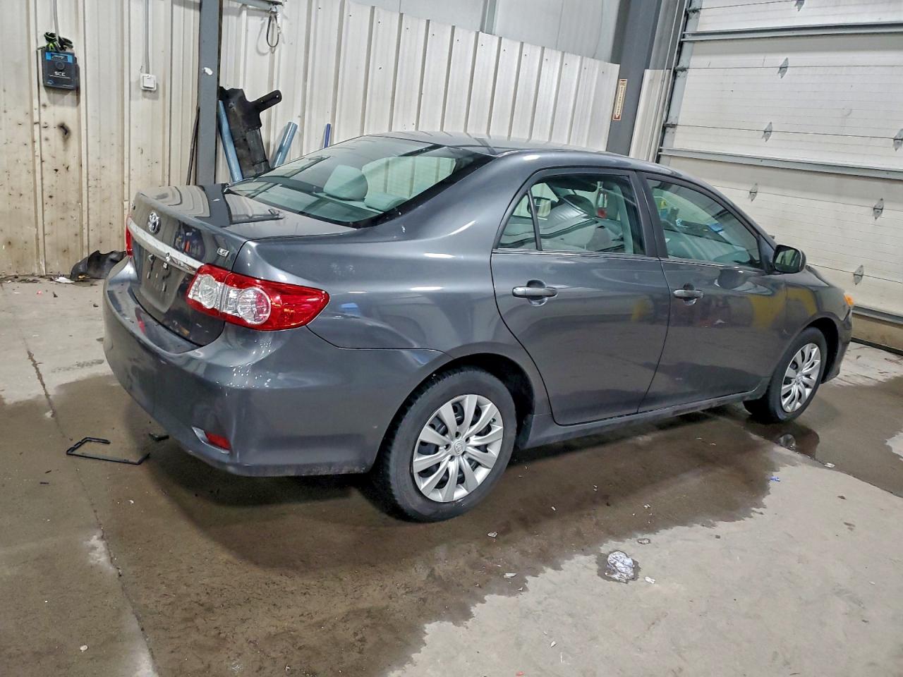 2013 TOYOTA COROLLA BASE photo 3