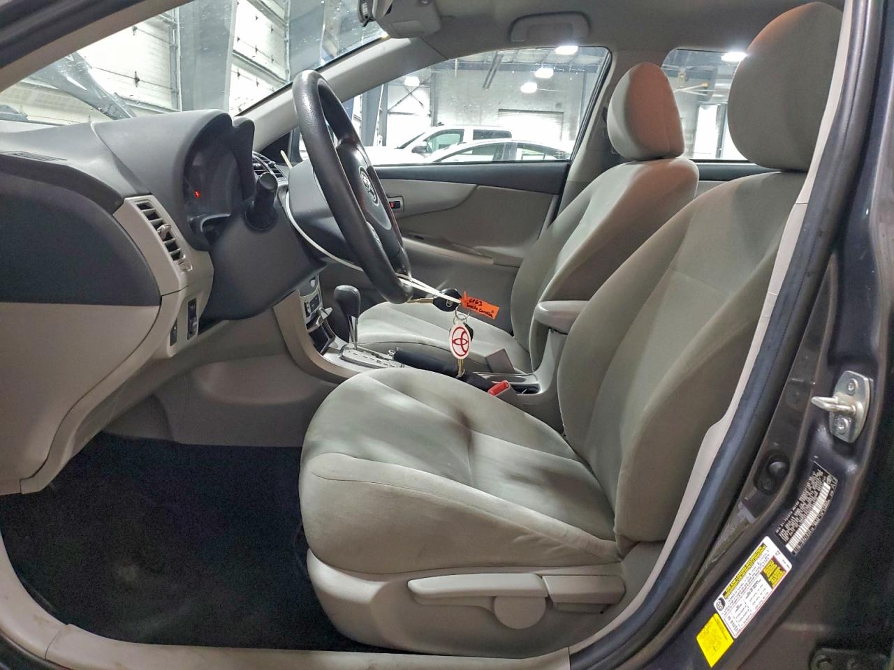 2013 TOYOTA COROLLA BASE photo 7