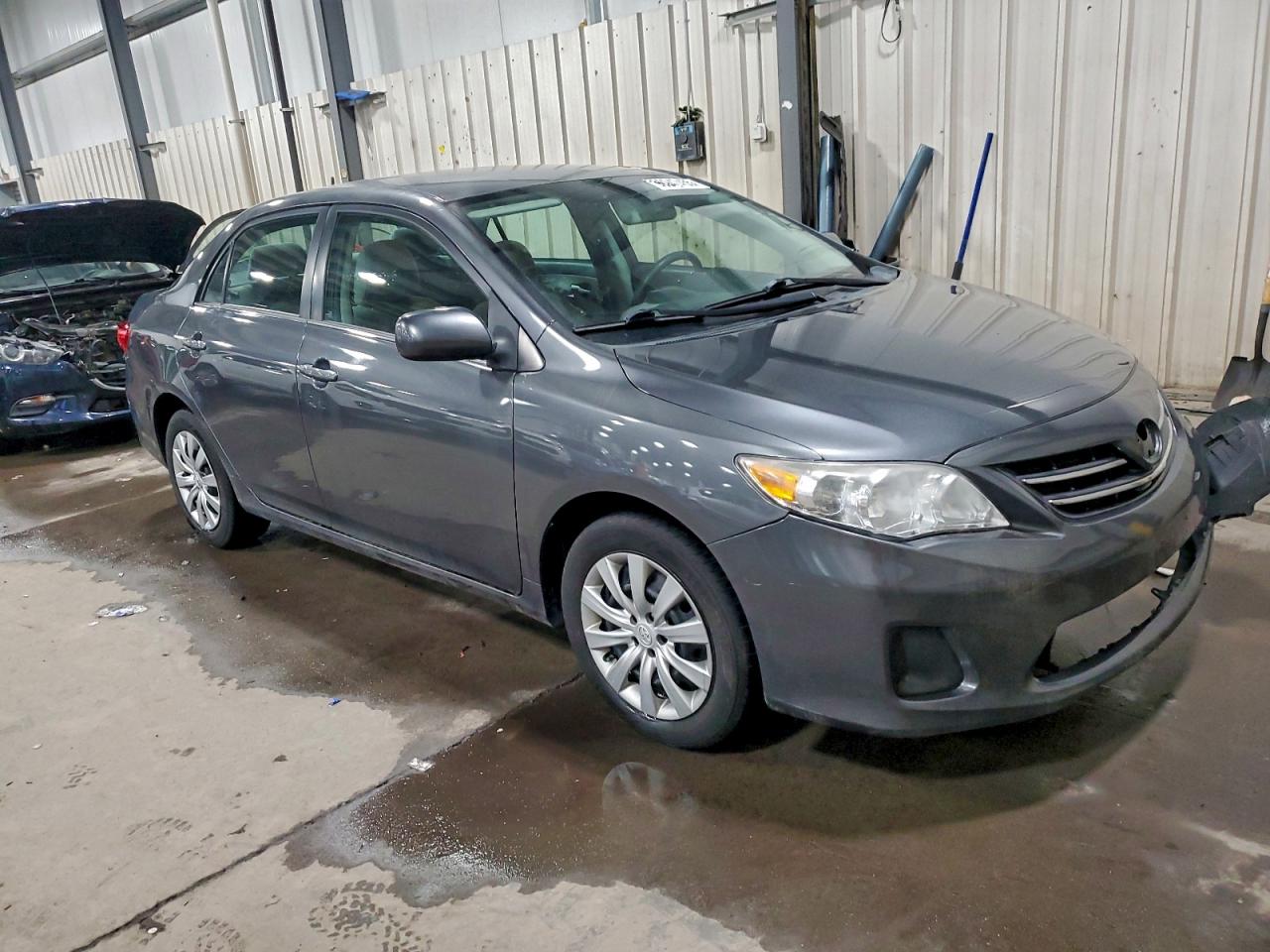 2013 TOYOTA COROLLA BASE photo 4