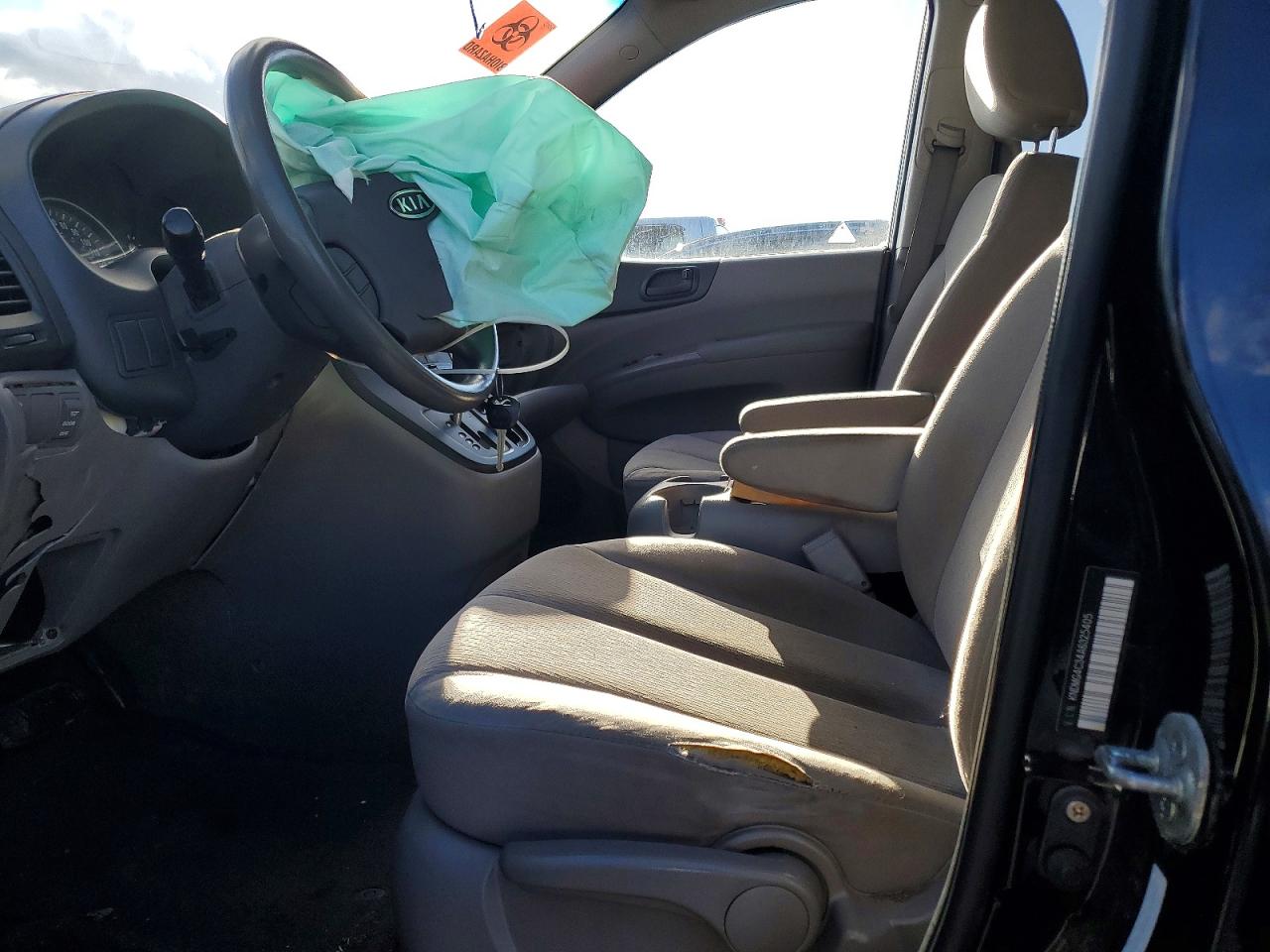 2010 KIA SEDONA LX photo 7