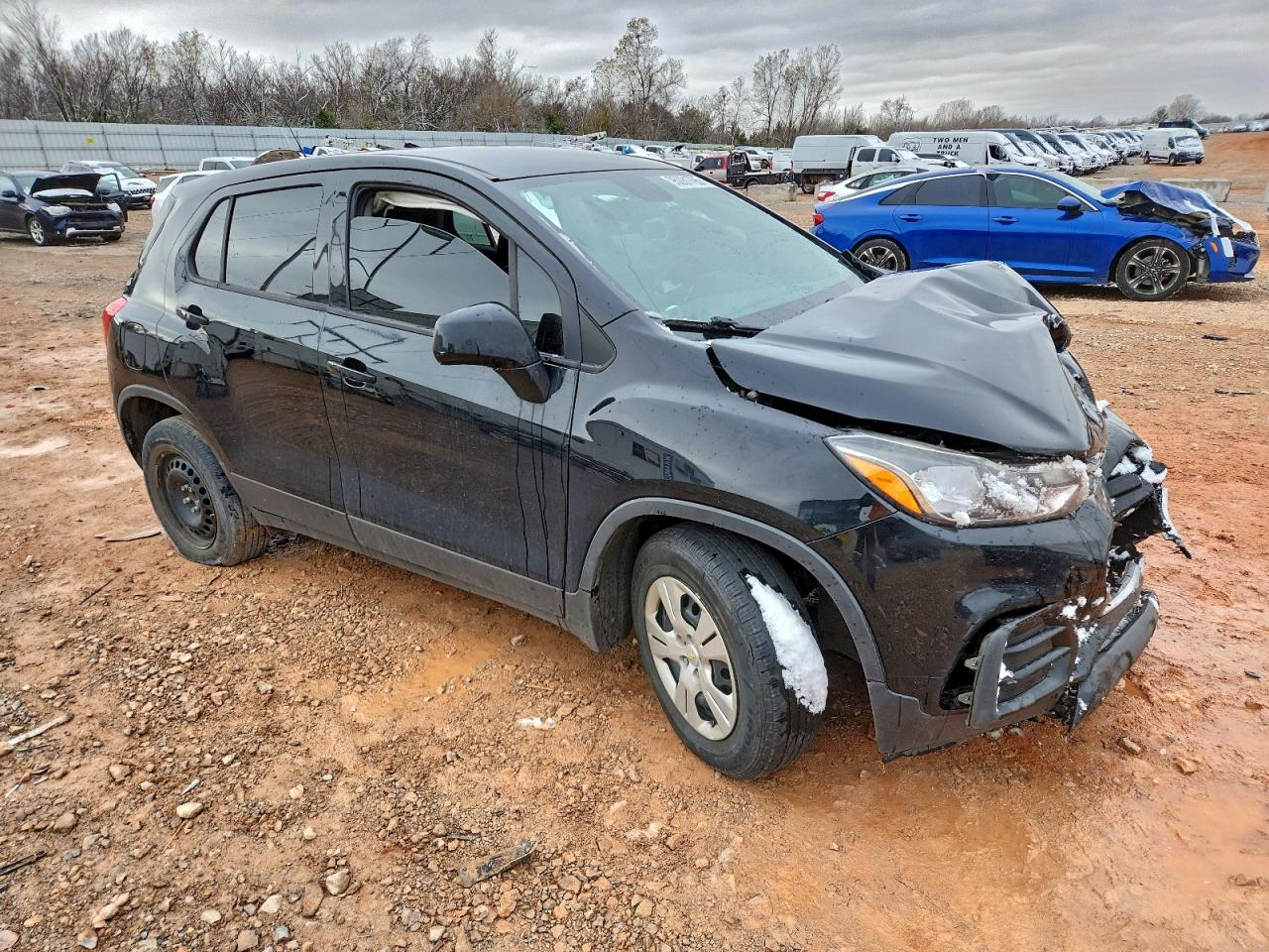 2017 CHEVROLET TRAX LS photo 4