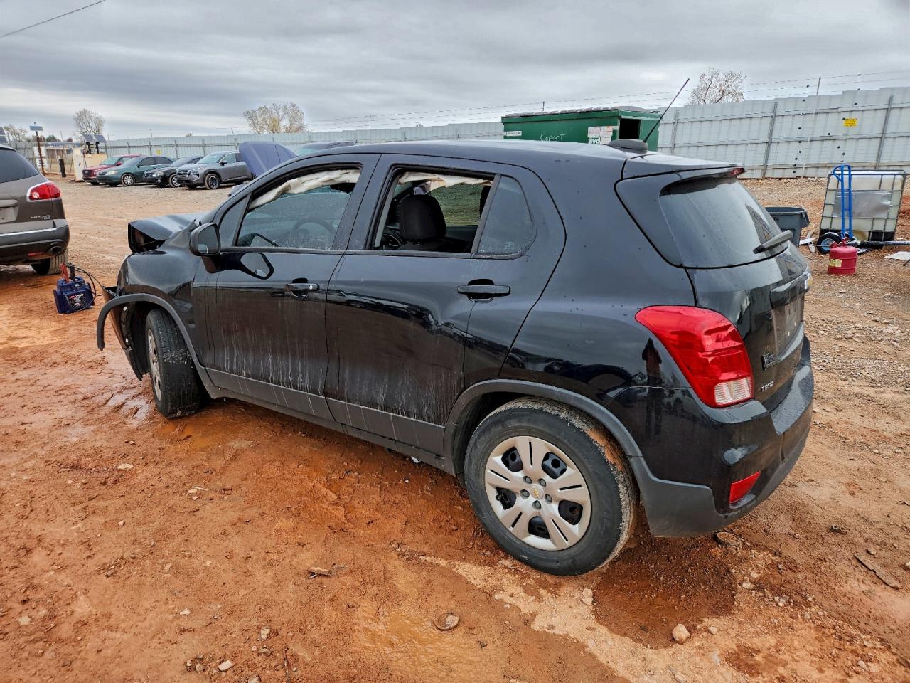 2017 CHEVROLET TRAX LS photo 2