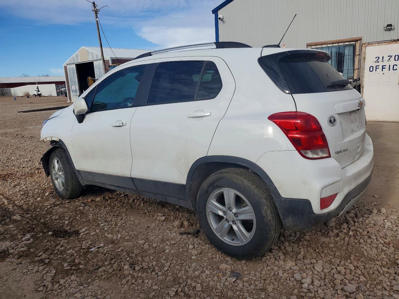 2022 CHEVROLET TRAX 1LT photo 2