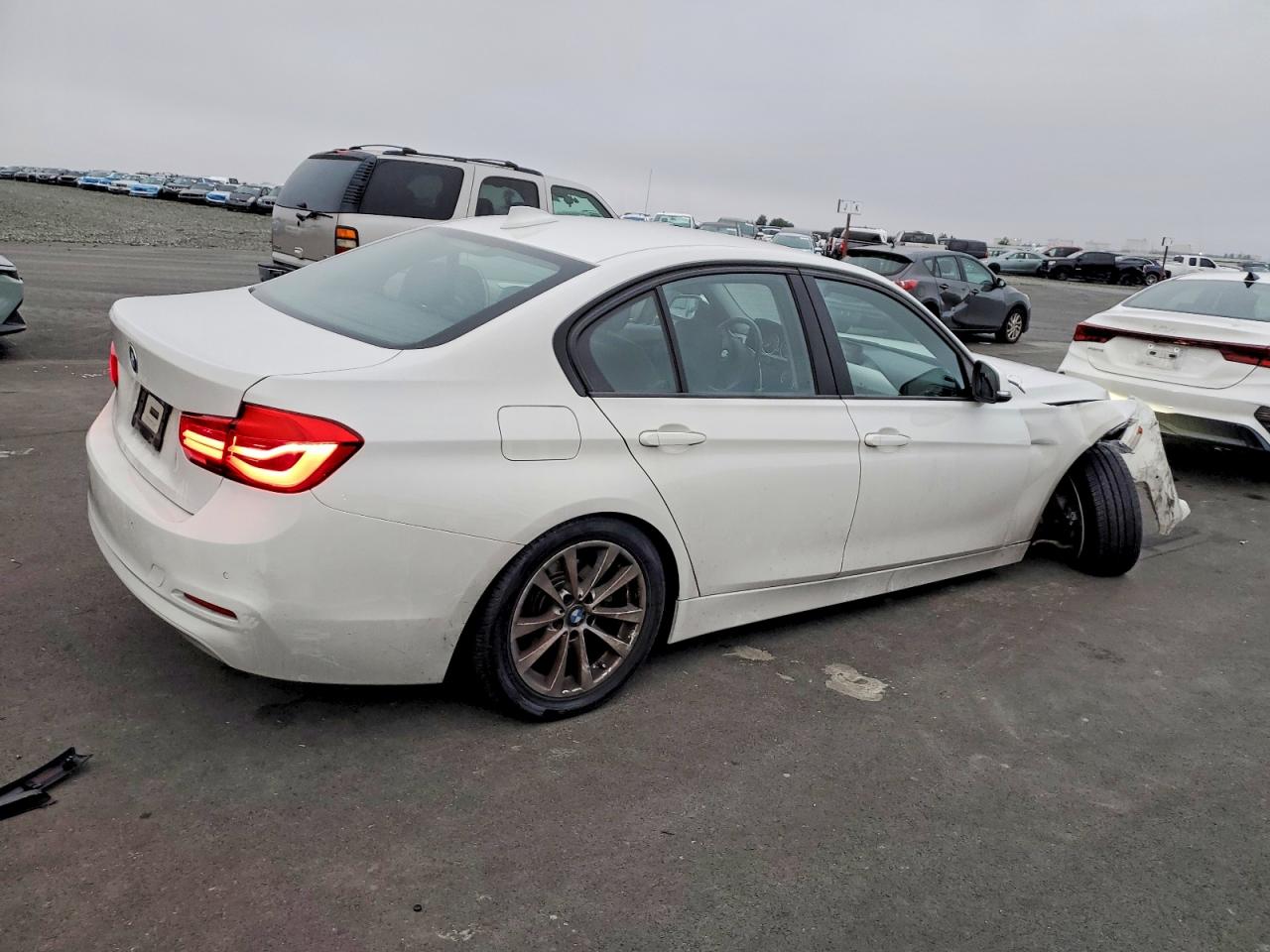 2017 BMW 320 I photo 3