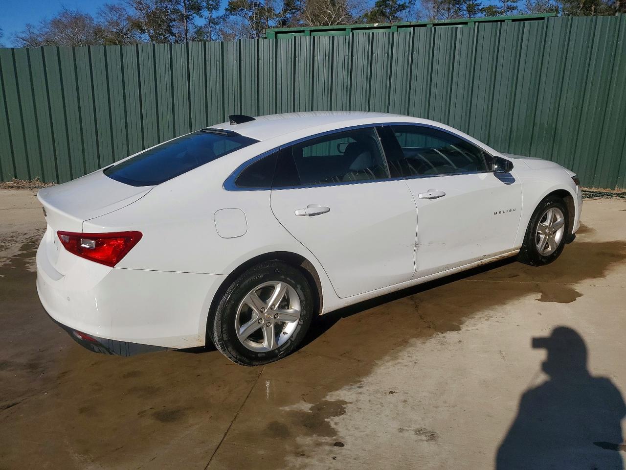 2023 CHEVROLET MALIBU LS photo 3