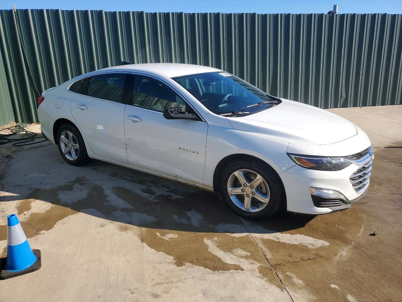 2023 CHEVROLET MALIBU LS photo 4