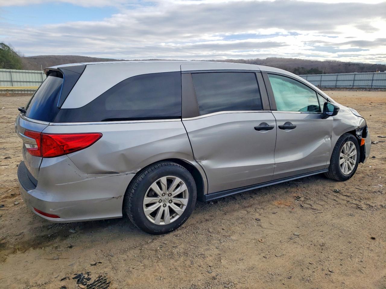 2019 HONDA ODYSSEY LX photo 3
