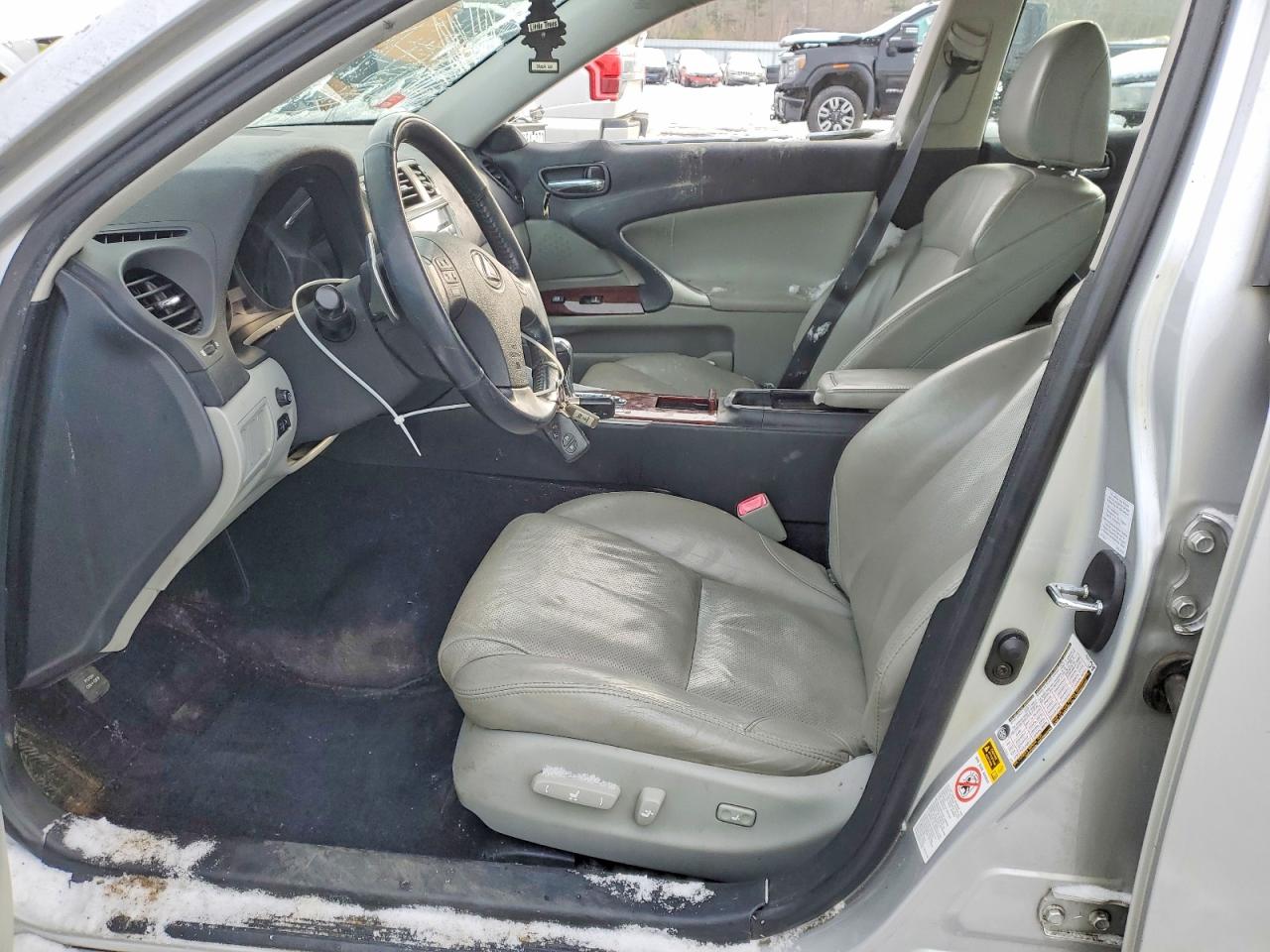2006 LEXUS IS 250 photo 13
