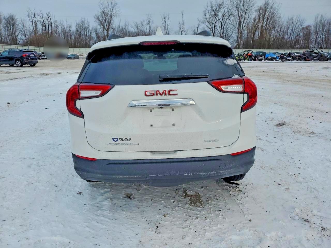 2024 GMC TERRAIN SLE photo 6